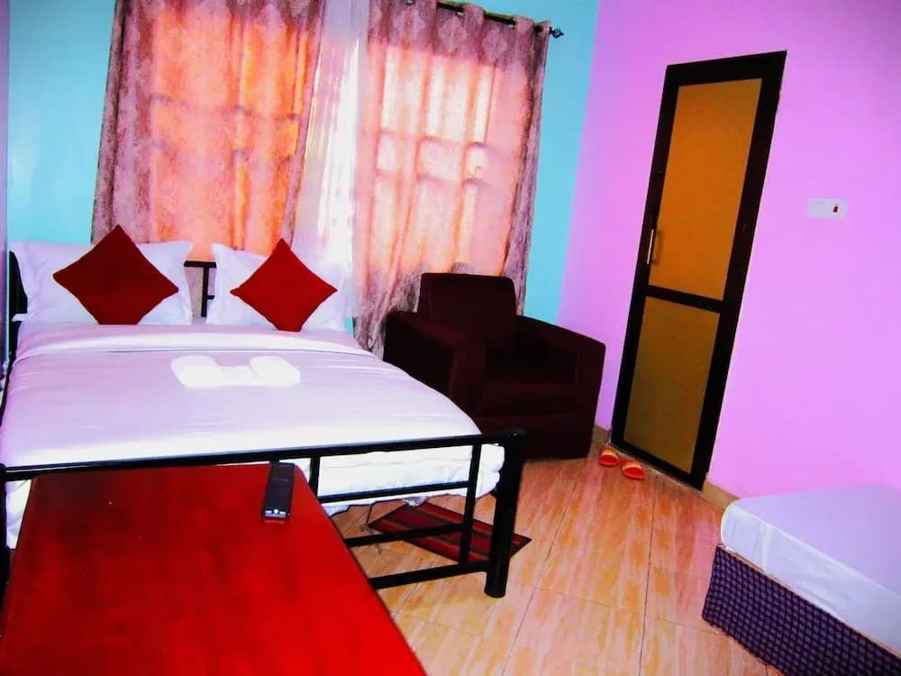 Deluxe Double room with balcony full double bed