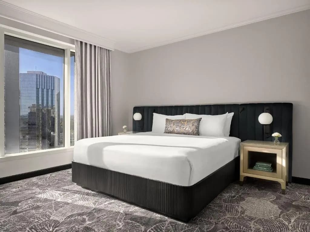 Premium Double room with city view full double bed