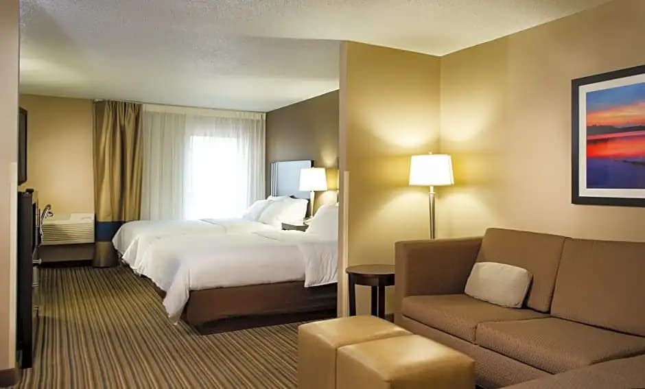 Quadruple Suite with lake view