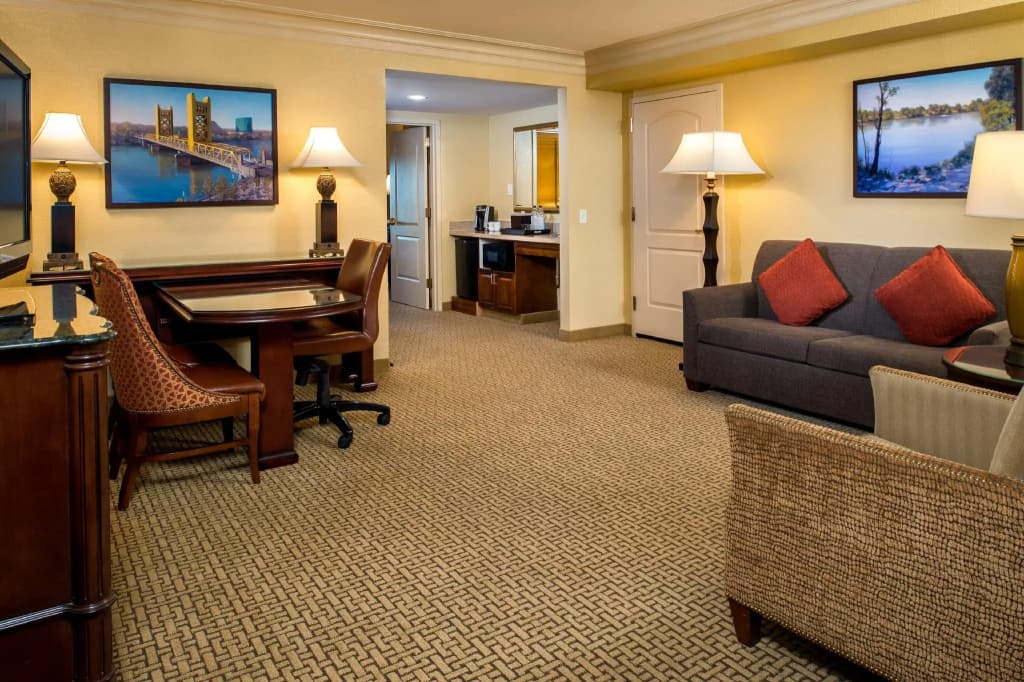 Double Suite full double bed