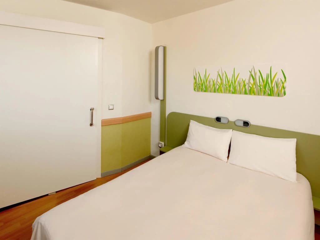 Double room full double bed