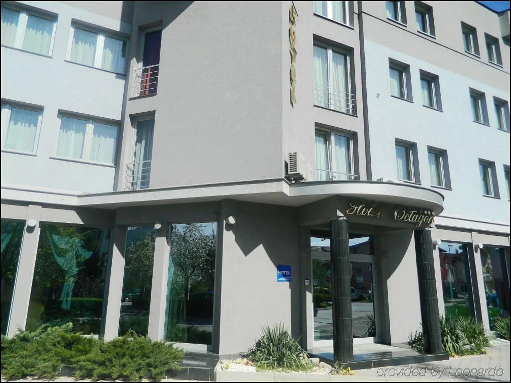 Hotel photo 1