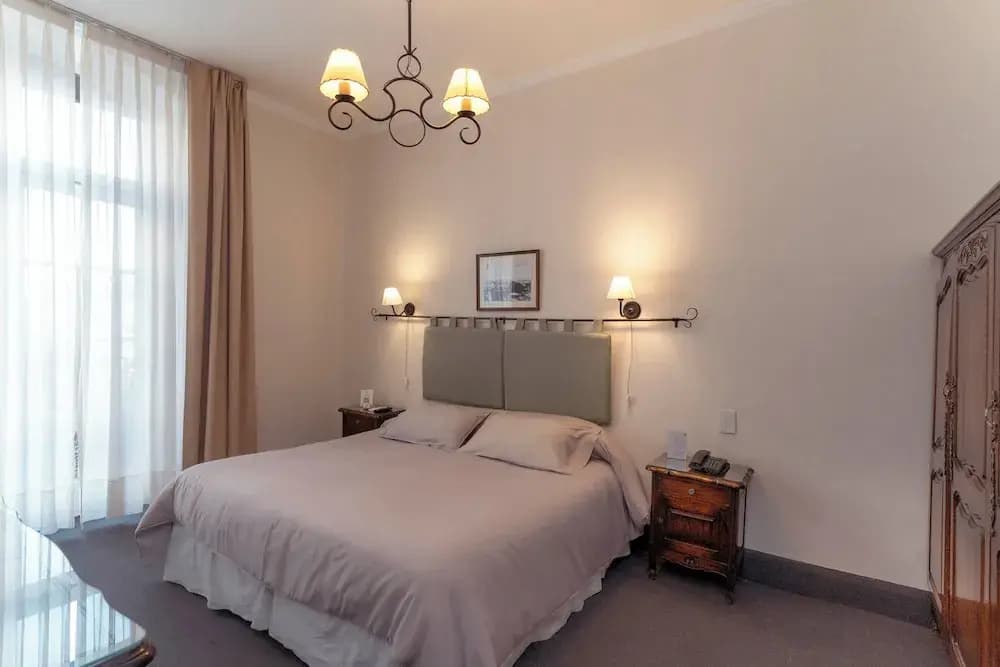 Deluxe Double room with balcony and with city view full double bed