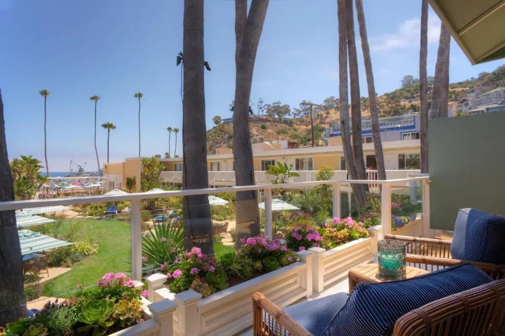 1 Bedroom Double Suite with balcony and with ocean view full double bed