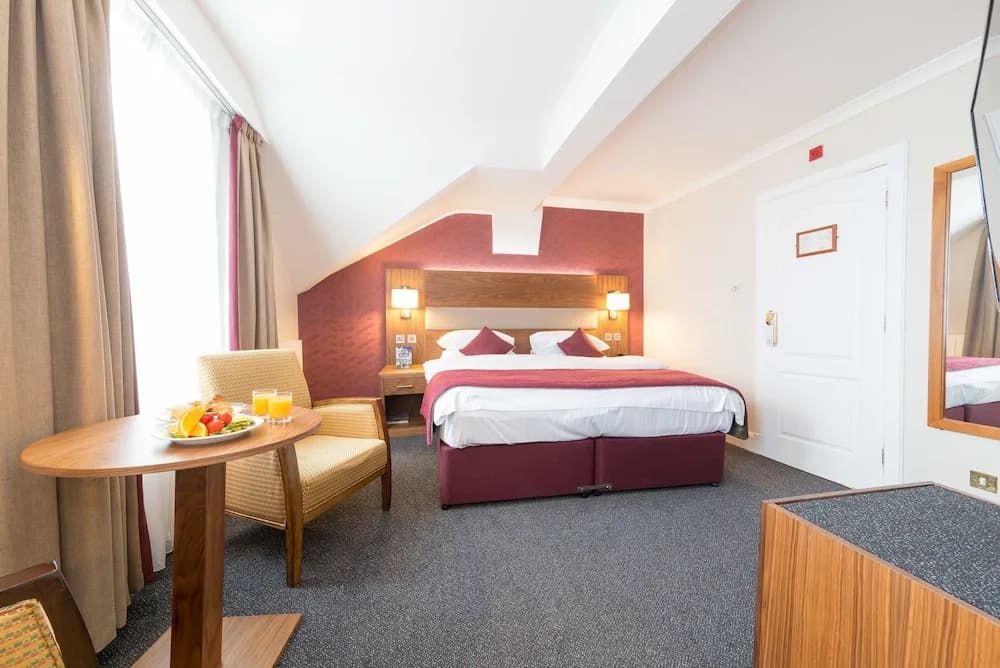 1 Bedroom Deluxe Double room with sea view full double bed