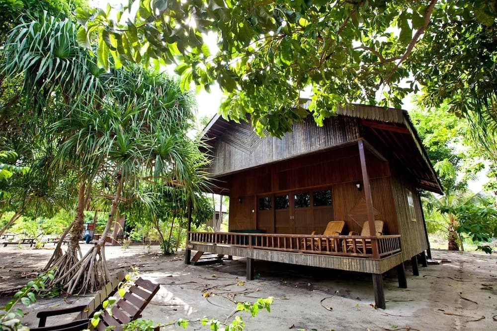Double Villa with balcony and with ocean view full double bed