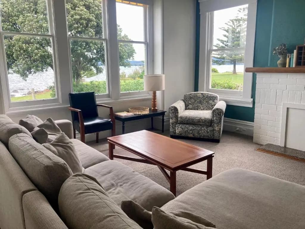 4 Bedrooms Cottage