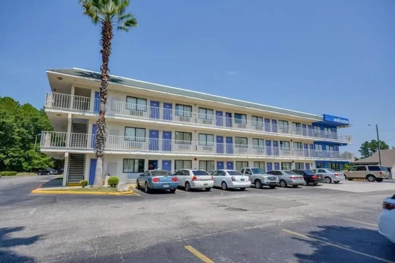 Hotel photo 1