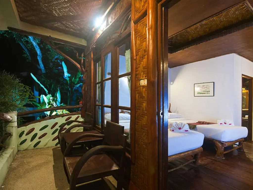 Building Double room with garden view full double bed