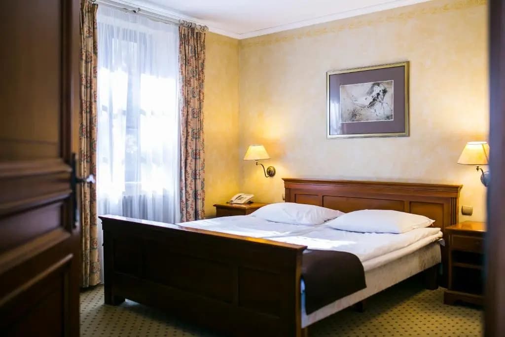 Double Suite full double bed