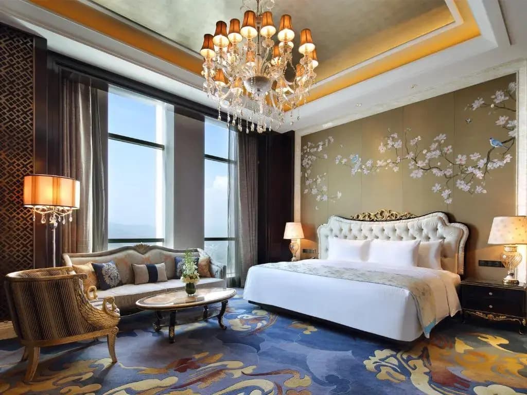 Deluxe Suite