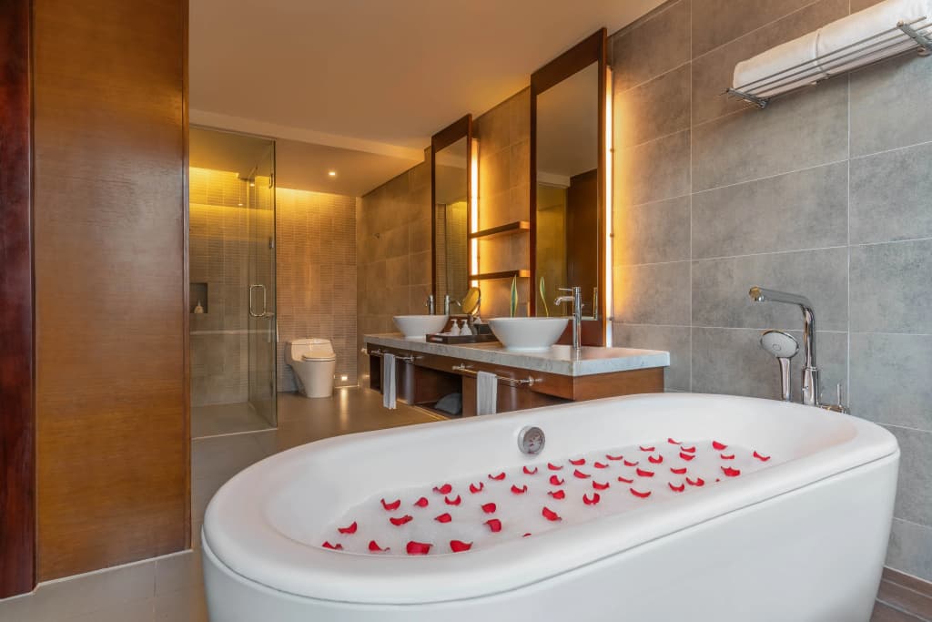 Grand Double room with balcony full double bed