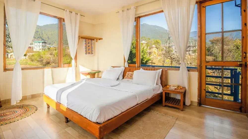 Standard Double room with mountain view full double bed