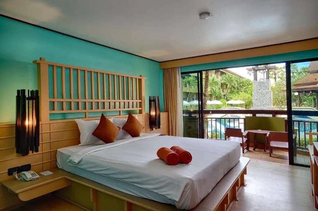 Superior Double room with pool view full double bed