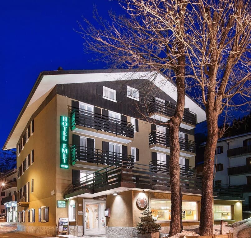 Hotel photo 1