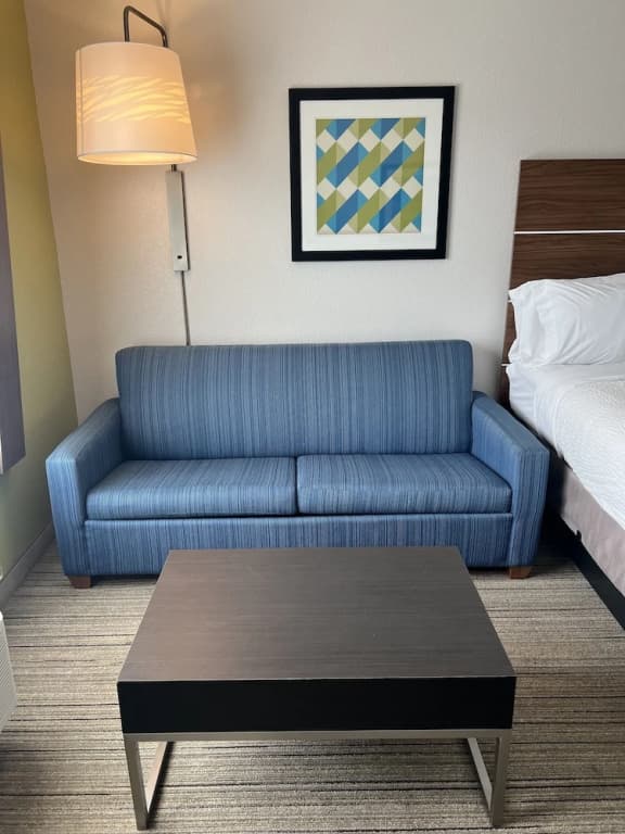Double Suite full double bed