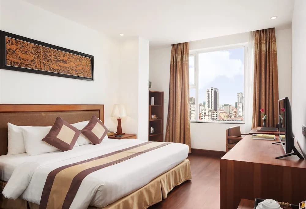 Superior Double room with city view full double bed