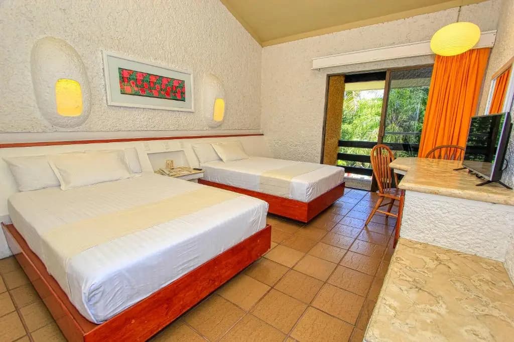 Standard Triple room