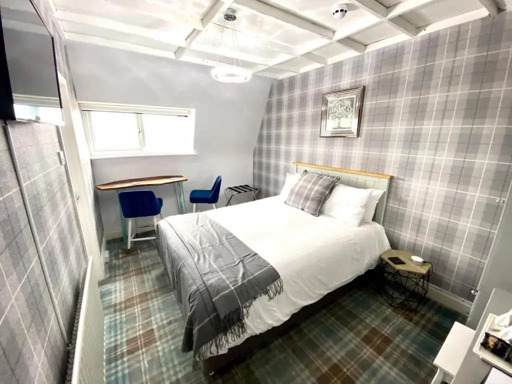 Standard Double room with partial sea view full double bed