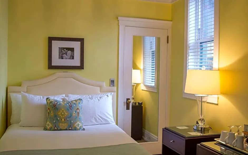 Economy room