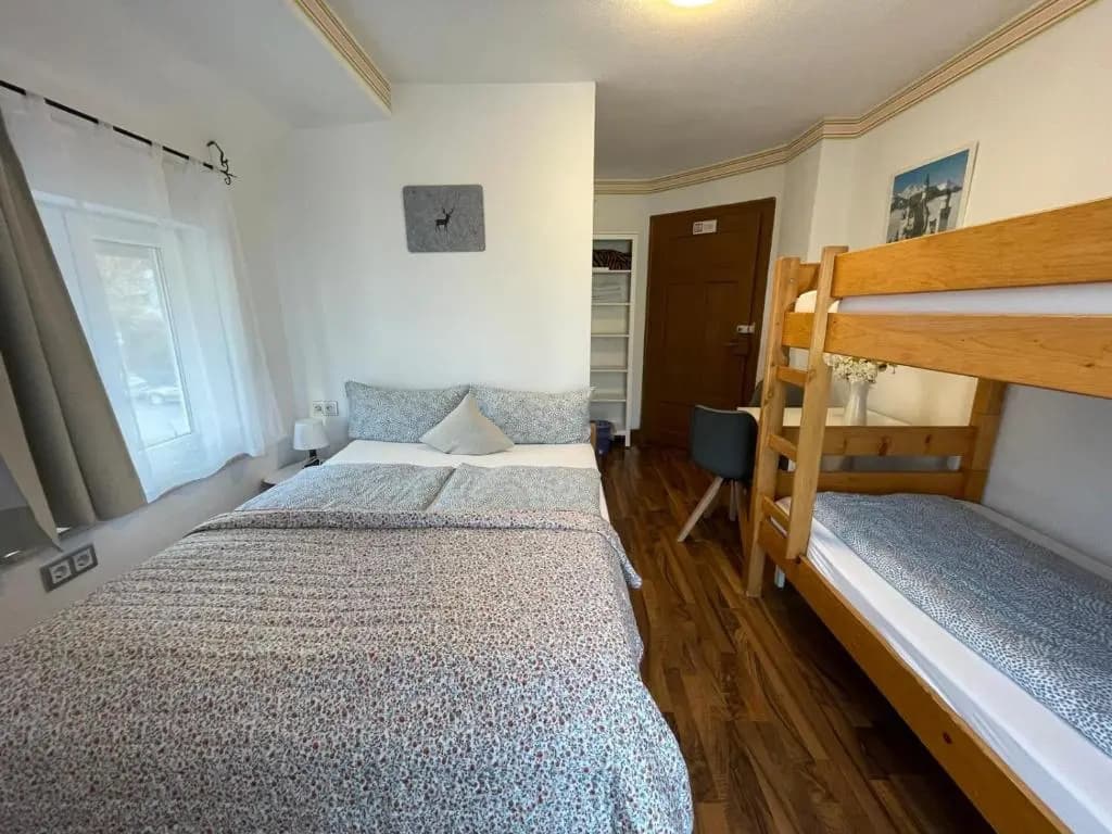 Standard Quadruple room with mountain view