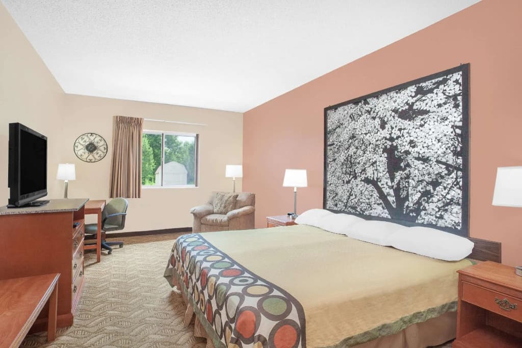 Double Suite full double bed