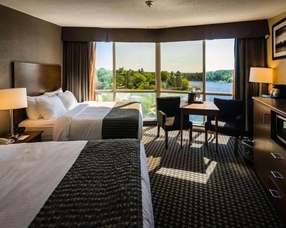 Standard Quadruple room with lake view