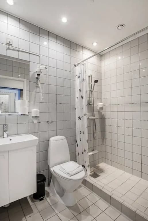Standard Double room with lake view full double bed