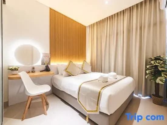 Suite with city view