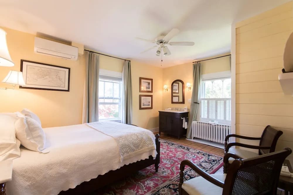 Economy room
