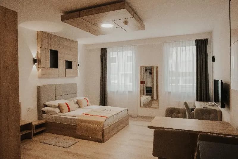 Deluxe Studio