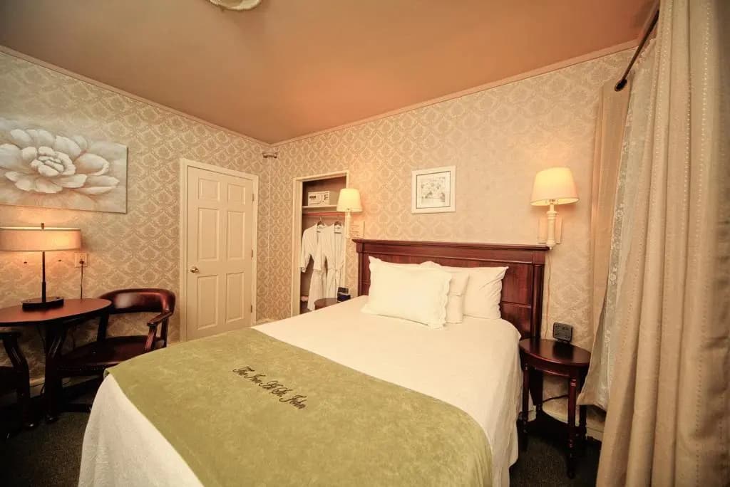 Double room full double bed