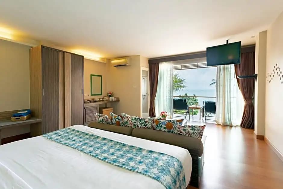 Deluxe Double room with sea view full double bed