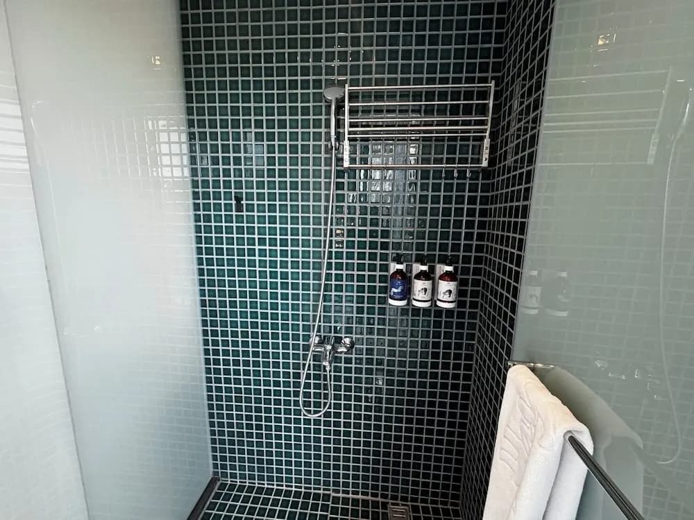 Comfort room