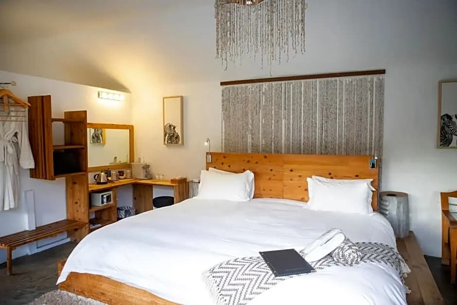 Suite with mountain view