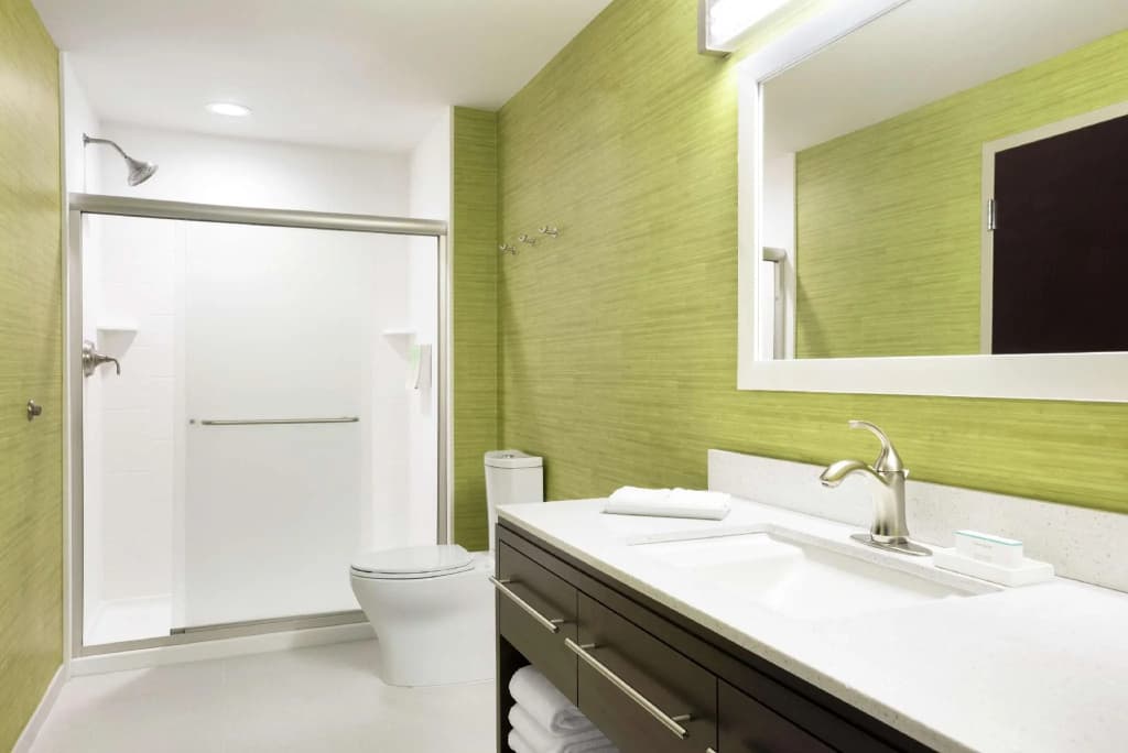 1 Bedroom Double Suite full double bed