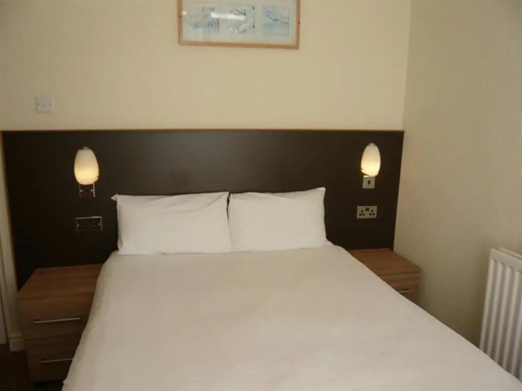 Double Suite with sea view full double bed