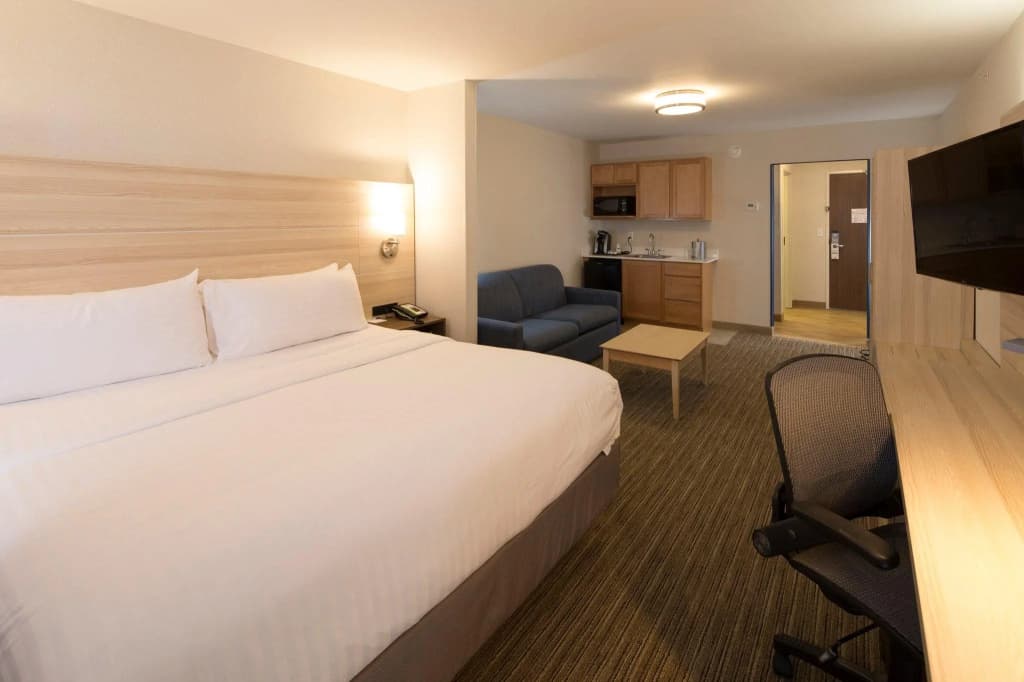 Double Suite full double bed