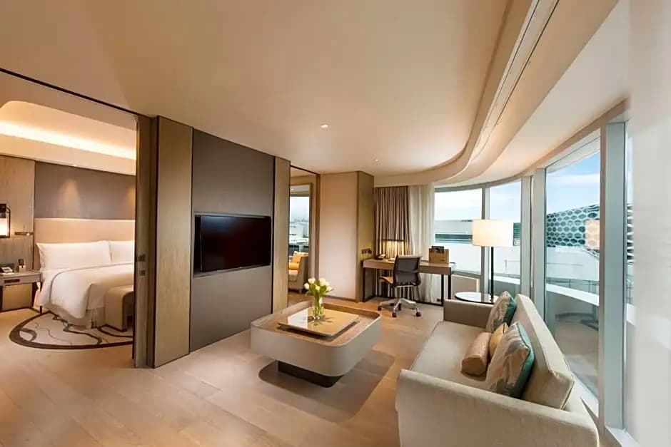 1 Bedroom Double Suite full double bed