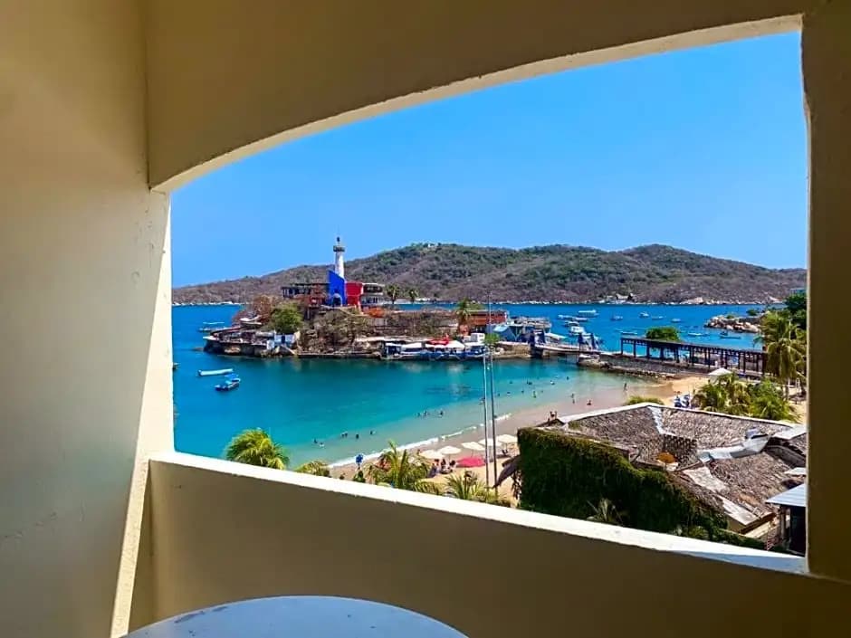 Standard Double room with pool view full double bed