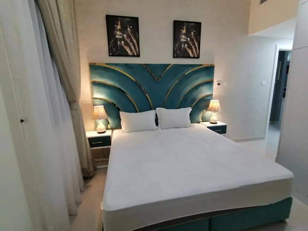 2 Bedrooms Apartment
