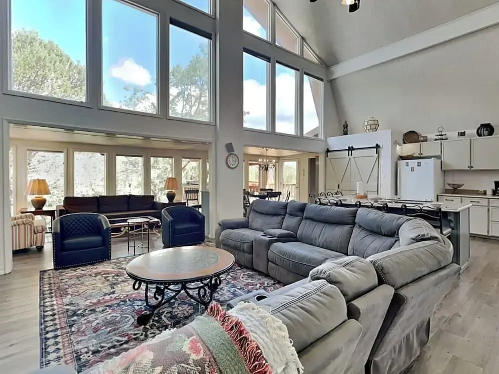 5 Bedrooms Cottage with balcony