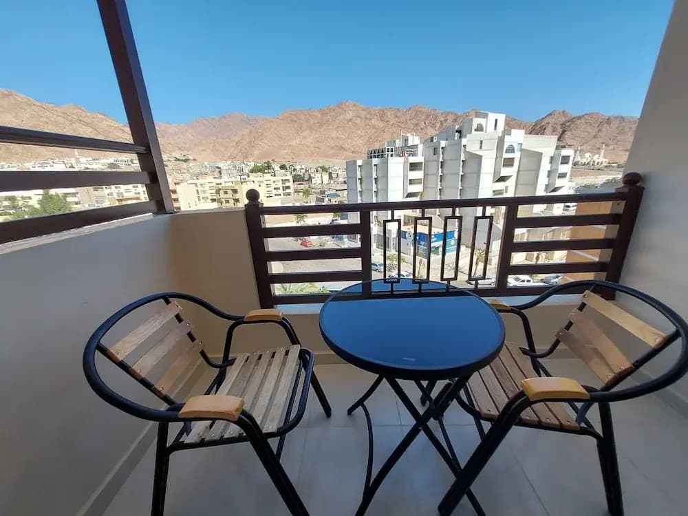 Deluxe Double room with mountain view full double bed