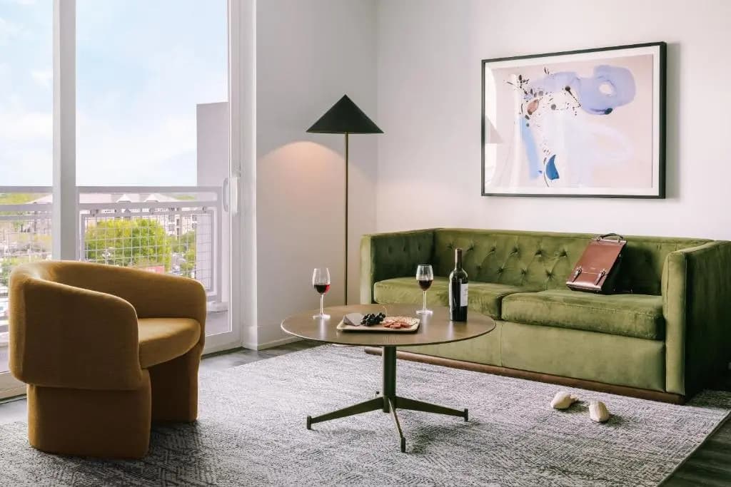 2 Bedrooms Apartment