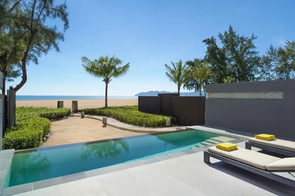 1 Bedroom Suite with balcony and beachfront
