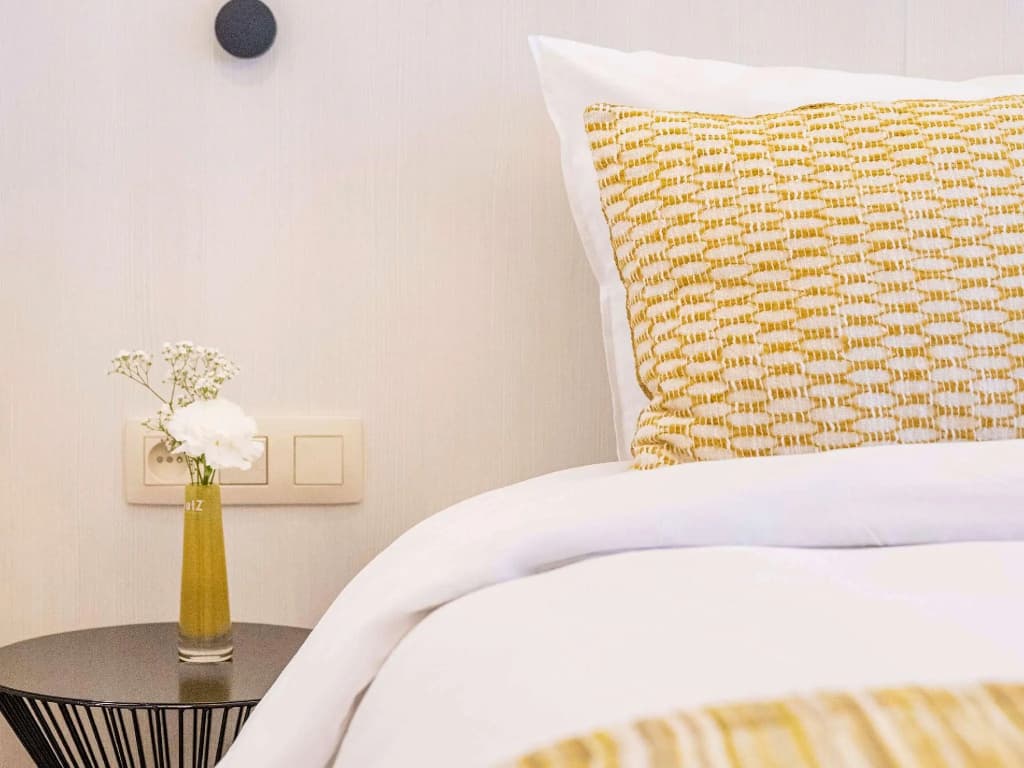 Superior Double room with city view full double bed