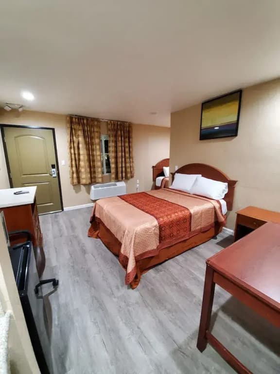 Deluxe Double room full double bed
