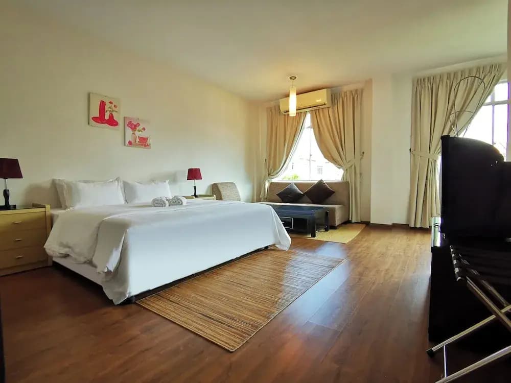 Standard Double room with park view full double bed