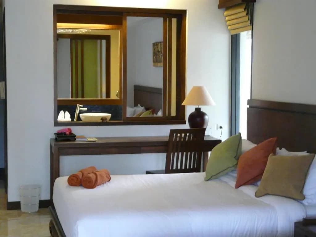 Deluxe Double room with balcony and with sea view full double bed