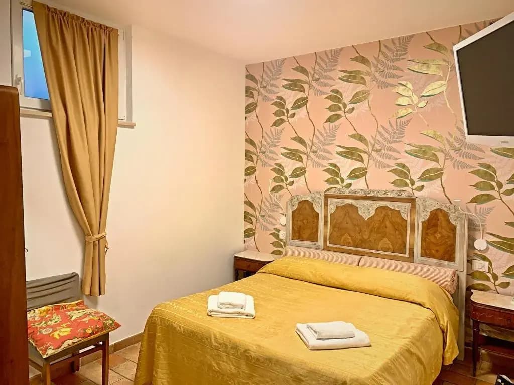 Economy room
